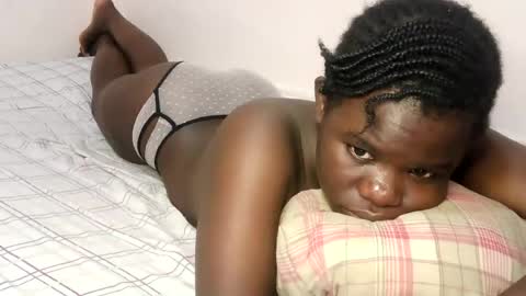 Snapshot of queen_latasha chatting on 07.23.26 queen_latasha online show from 07.23.26