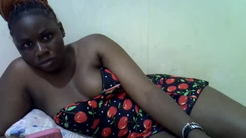 Snapshot of queen_leilla chatting on 06.22.26 queen_leilla online show from 06.22.26