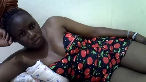 Snapshot of queen_leilla chatting on 06.28.26 queen_leilla online show from 06.28.26