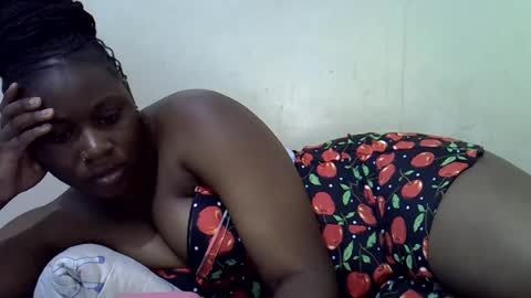 Snapshot of queen_leilla chatting on 07.15.26 queen_leilla online show from 07.15.26