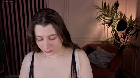 Snapshot of queen_michelle_ chatting on 11.16.25 Michelle online show from 11.16.25