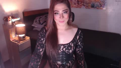 Snapshot of queen_of_all_queens chatting on 02.07.25 samantha online show from 02.07.25