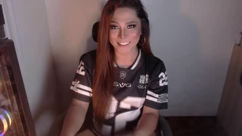 Snapshot of queen_of_all_queens chatting on 10.05.25 samantha online show from 10.05.25