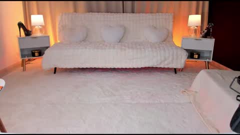 Snapshot of queen_of_deepthroat chatting on 12.08.24 queen_of_deepthroat online show from 12.08.24