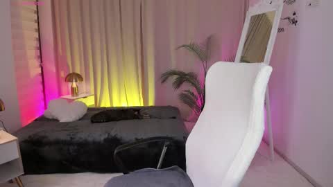 Snapshot of queen_of_deepthroat chatting on 12.14.25 queen_of_deepthroat online show from 12.14.25