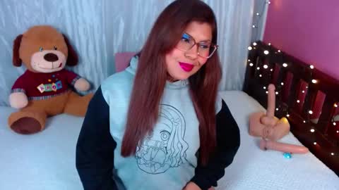 Snapshot of queenamazon_ chatting on 09.15.25 Queenamazon  online show from 09.15.25