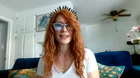 Snapshot of queenamber22 chatting on 06.15.26 Queen Amber online show from 06.15.26