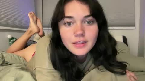 Snapshot of queencassidyy chatting on 10.23.25 Cassidy online show from 10.23.25