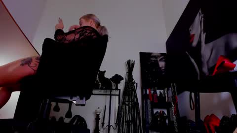 Misscatsnow online show from 02.05.26