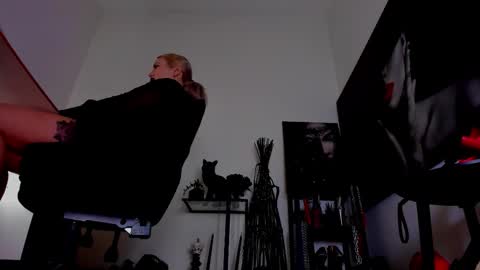 Misscatsnow online show from 02.26.26