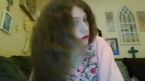 queencrimsonlvx online show from 04.20.26