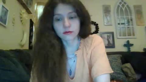 queencrimsonlvx online show from 04.23.26