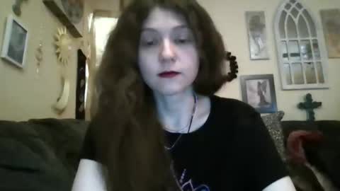 queencrimsonlvx online show from 04.26.26