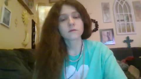 queencrimsonlvx online show from 04.30.26