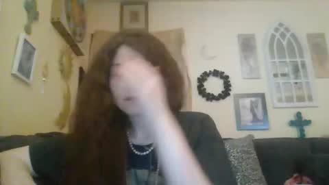 queencrimsonlvx online show from 05.01.26
