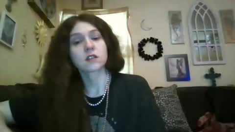 queencrimsonlvx online show from 05.02.26