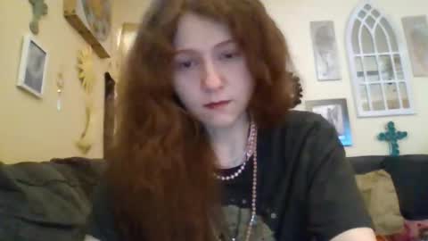 queencrimsonlvx online show from 05.02.26