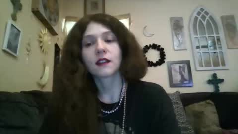 queencrimsonlvx online show from 05.03.26