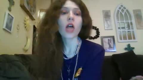 queencrimsonlvx online show from 05.08.26