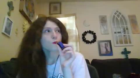 queencrimsonlvx online show from 05.10.26