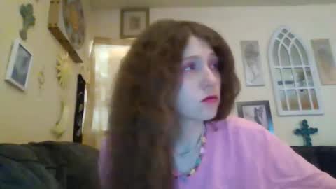queencrimsonlvx online show from 05.15.26