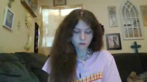 queencrimsonlvx online show from 05.19.26