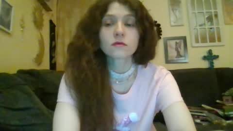 queencrimsonlvx online show from 05.28.26