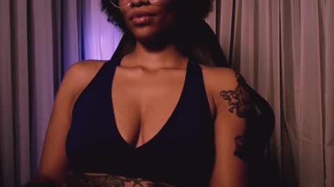 Snapshot of queendom_ing chatting on 02.24.26 Sweet Goddess online show from 02.24.26