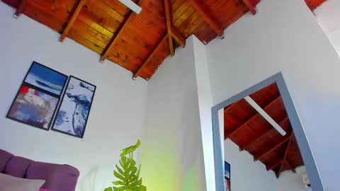 Queen online show from 03.02.25