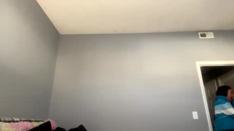 Queenkimi777 online show from 12.22.25