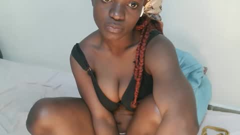 Snapshot of queenlatasha chatting on 06.02.26 Latasha online show from 06.02.26