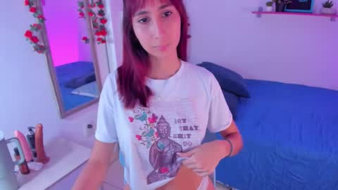 Snapshot of queenlatina10 chatting on 12.15.25 Andrea online show from 12.15.25