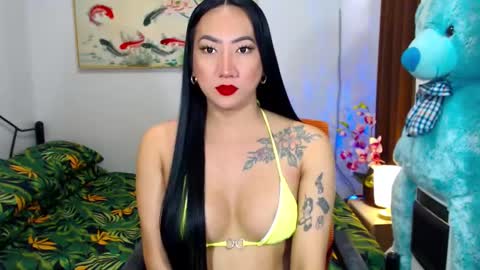 QUEEN online show from 01.27.25