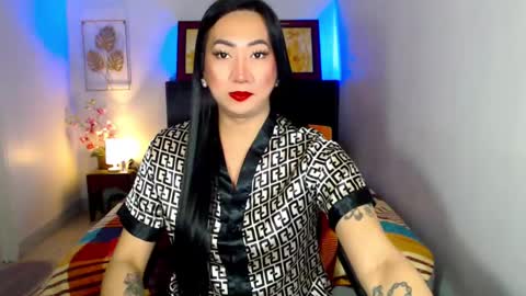 QUEEN online show from 02.15.25