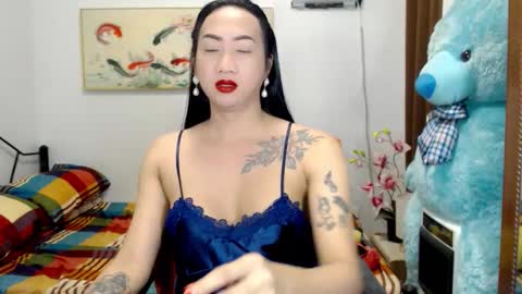 QUEEN online show from 11.19.25