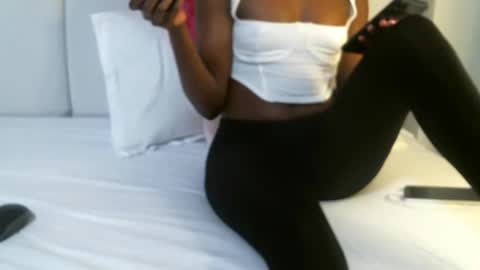 queenninaa online show from 07.19.26