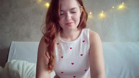 Snapshot of queenofmodels chatting on 02.05.25 QueenOfModels online show from 02.05.25