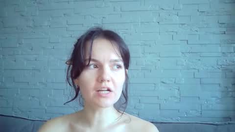 Snapshot of queenofmodels chatting on 11.19.25 QueenOfModels online show from 11.19.25