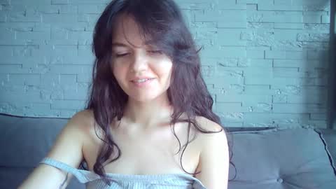 Snapshot of queenofmodels chatting on 11.21.25 QueenOfModels online show from 11.21.25