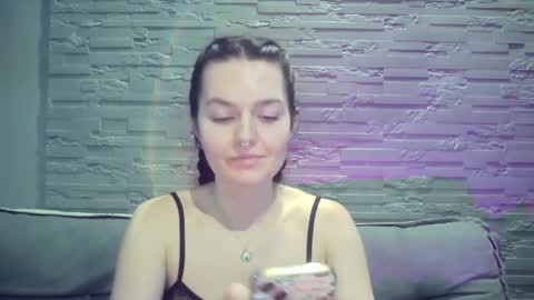 Snapshot of queenofmodels chatting on 01.10.26 QueenOfModels online show from 01.10.26