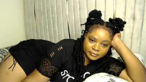 Snapshot of queenofsouls chatting on 12.02.24 . online show from 12.02.24