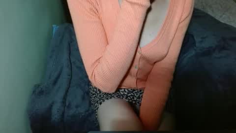 Snapshot of queenoftenderness chatting on 10.31.25 queenoftenderness online show from 10.31.25