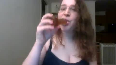 Snapshot of queenofthenights chatting on 03.20.26 queenofthenights online show from 03.20.26