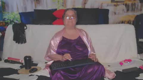 QueenPammy online show from 04.04.26