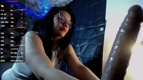 Snapshot of queenrose94 chatting on 06.06.26 queenrose94 online show from 06.06.26