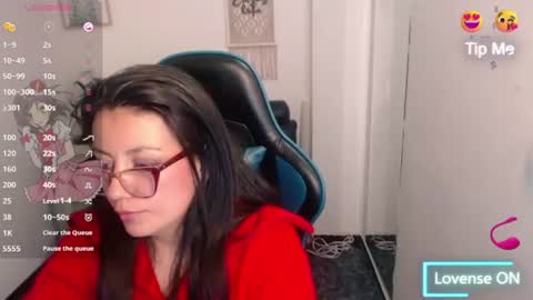 Snapshot of queenrose94 chatting on 06.20.26 queenrose94 online show from 06.20.26