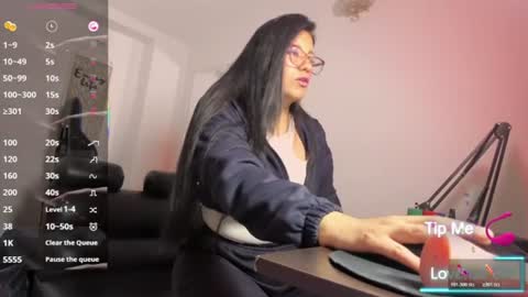 Snapshot of queenrose94 chatting on 07.18.26 queenrose94 online show from 07.18.26