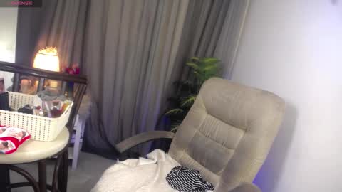 Snapshot of queensabbyvee chatting on 09.28.25 Sabrina online show from 09.28.25