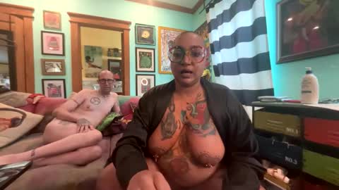 Snapshot of queensquirtntwerk chatting on 03.18.26 Queen Hilarity online show from 03.18.26