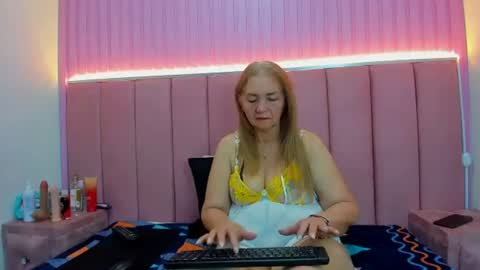 queenstarhyl online show from 06.20.26